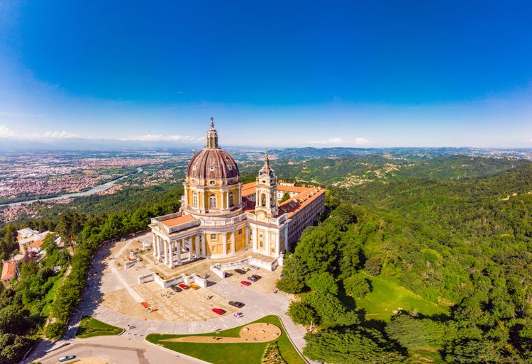 Die Basilika von Superga, die Straßenbahn und der Panoramablick