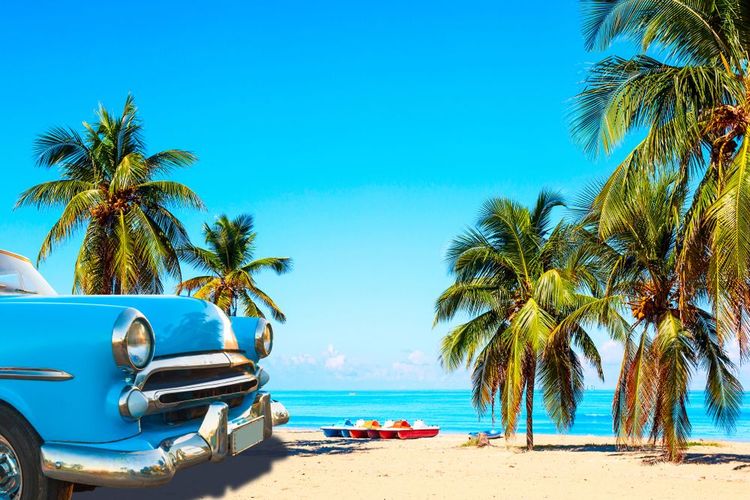 Plage cubaine et vieille américaine