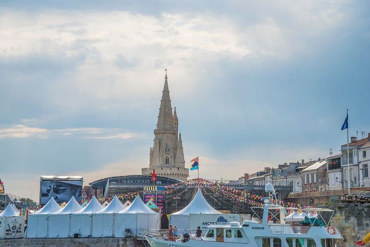 Les Francofolies de La Rochelle: el festival de música frente al mar que no se puede perder