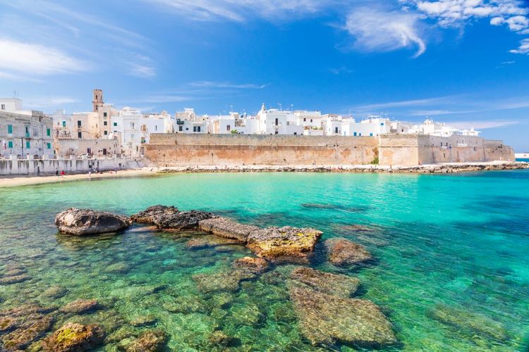 Les eaux turquoise de Monopoli
