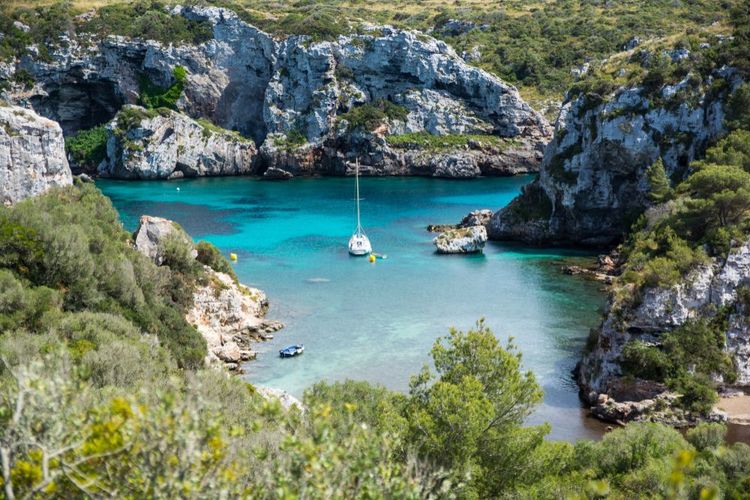 Cales Coves se trouvent à 12 kilomètres de Mahon