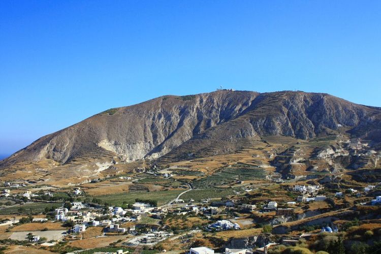 La enorme silueta de Profitis Ilias