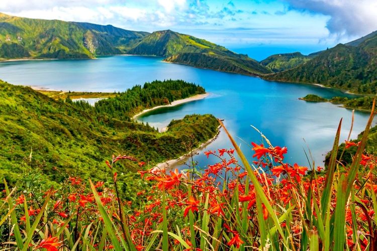 Lagoa do Fogo** (ou lac de Feu, en français)