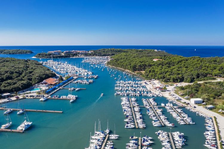 Le port de plaisance de Verudela