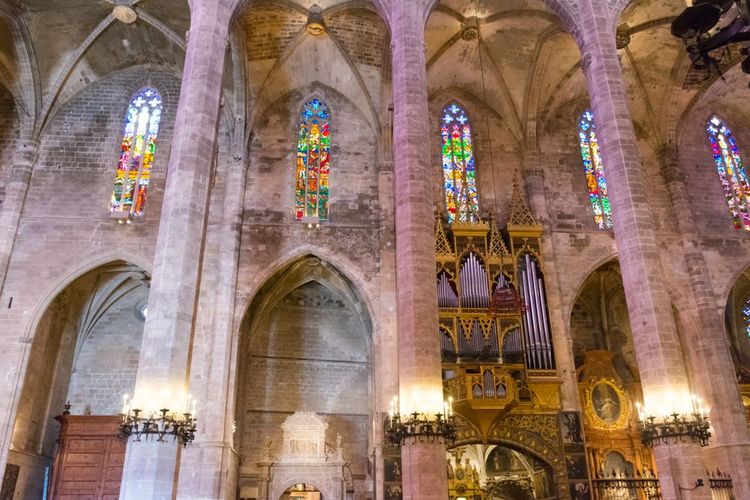 L'intérieur de la cathédrale de Palma à Majorque