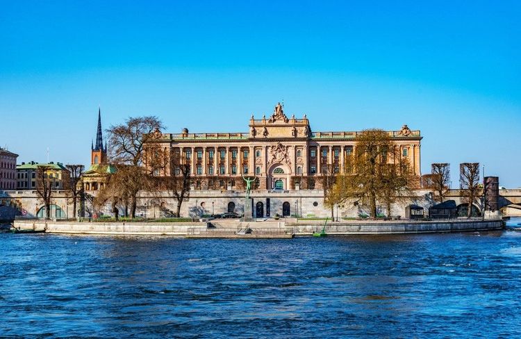 Le Palais Royal de Stockholm vu depuis la mer
