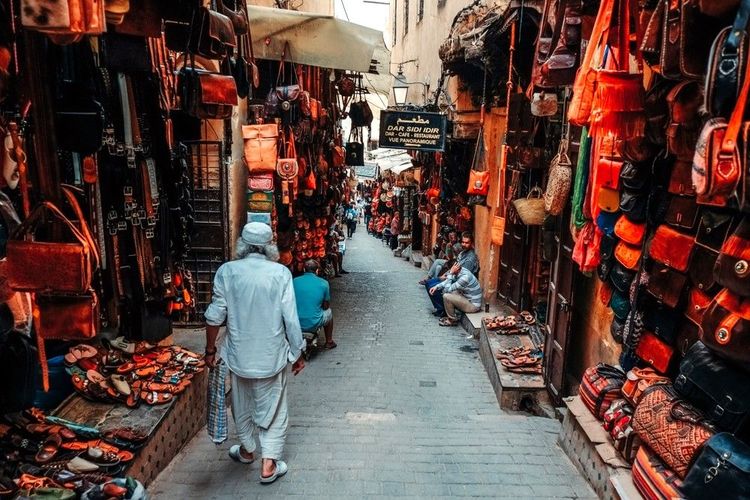 Dans le souk de la médina de Fès.