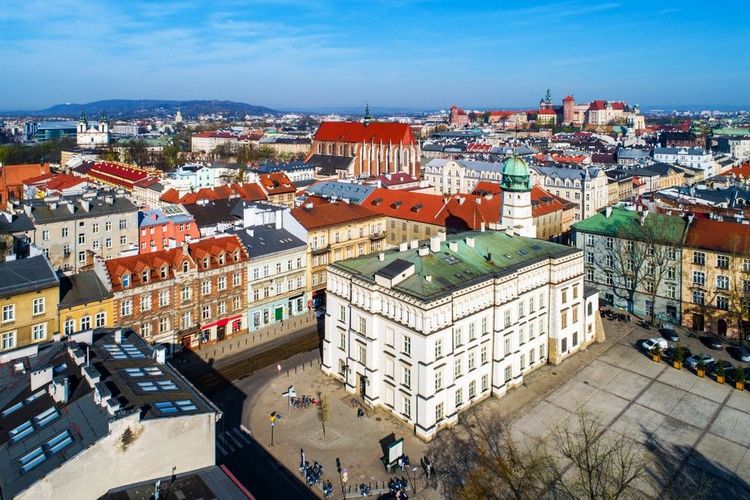 Vue aérienne sur le vieil Hôtel de Ville de Kazimierz et le Quartier Juif de Cracovie