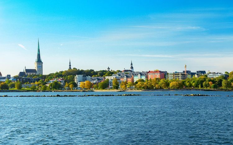 Le rivage de Tallinn à la hauteur du quartier de Kalamaja