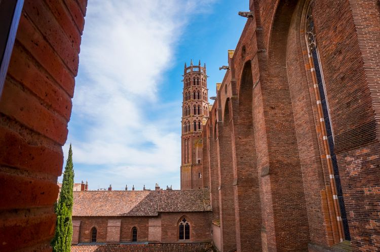 Blick auf den gotischen Glockenturm