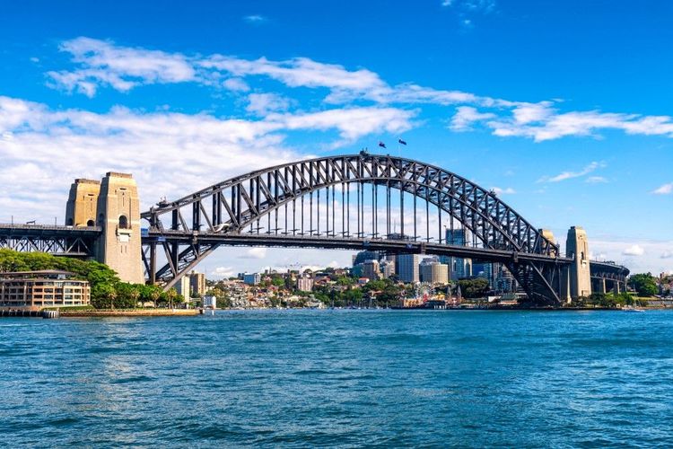 Découverte du Sydney Harbour Bridge : l'icône de la ville entre ciel et mer