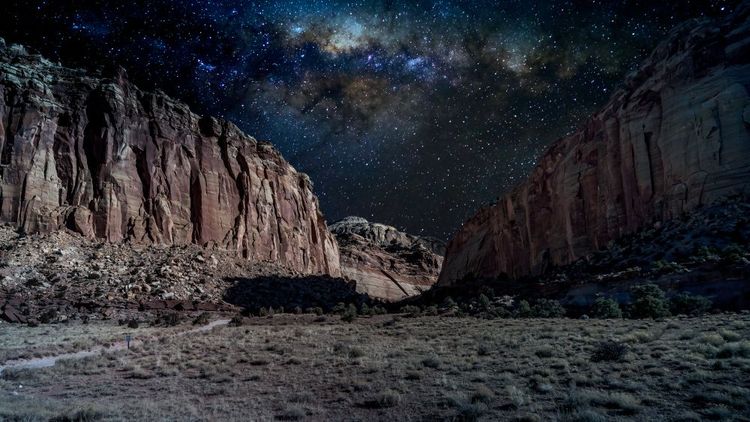 Le ciel étoilé que l'on observe depuis le parc national de Capitol Reef.