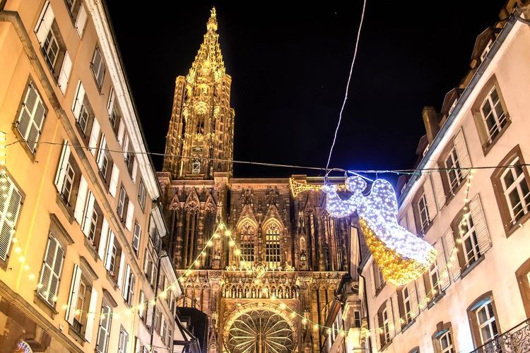 La cathédrale de Strasbourg et les décorations de Noël