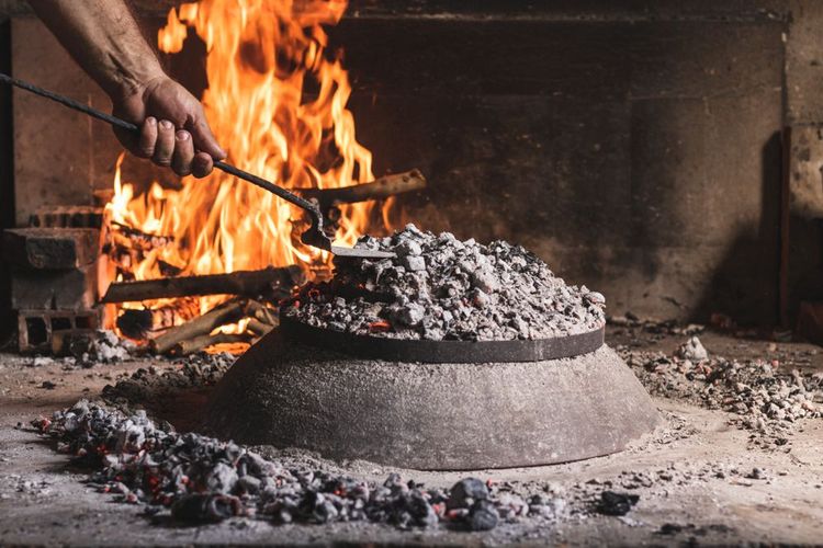 Cuisson peka, cuisson sous cloche en métal