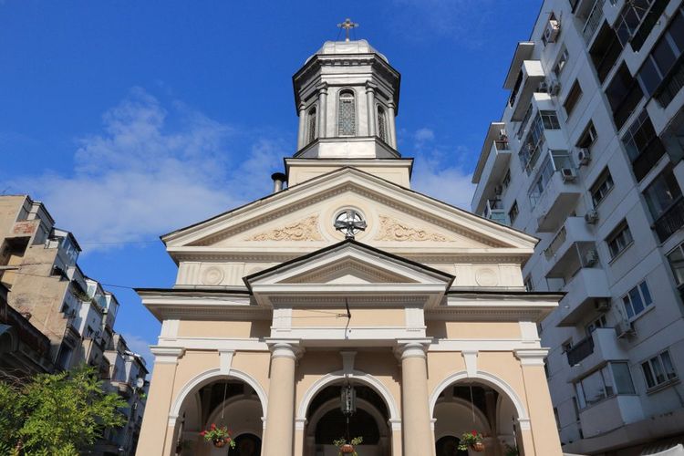 Biserica Alba, Roumanie