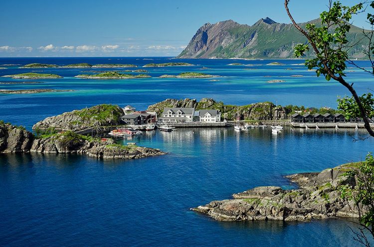 Le village d'Hamn avance sur la mer