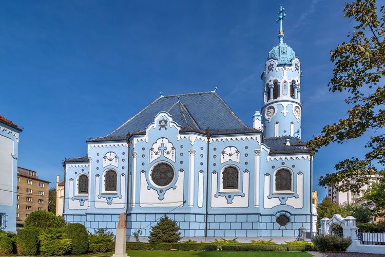 L'église Sainte-Elisabeth de Bratislava, ou "petite église bleue"