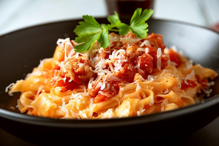 Pici con ragù di cinghiale, pâte à la sauce tomate au sanglier, une spécialité de Sienne