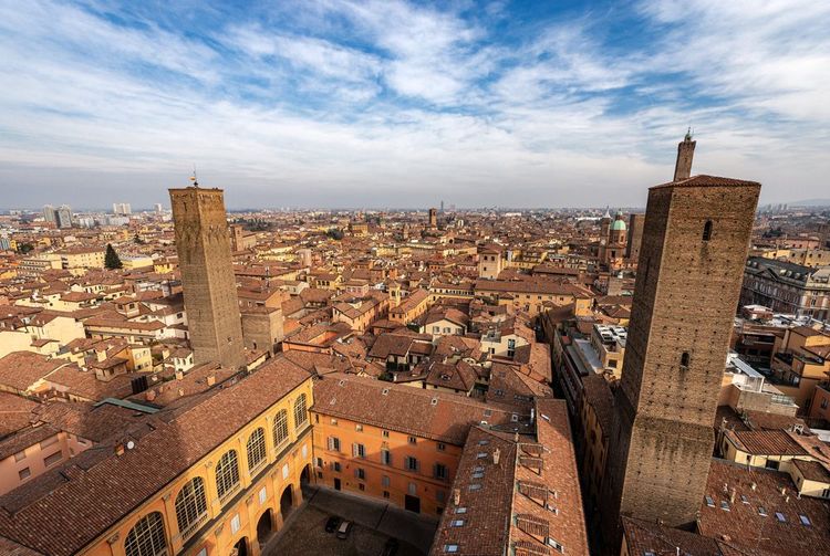 Tour Azzoguidi, Bologne