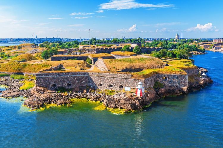 L'imposant rempart de la forteresse de Suomenlinna