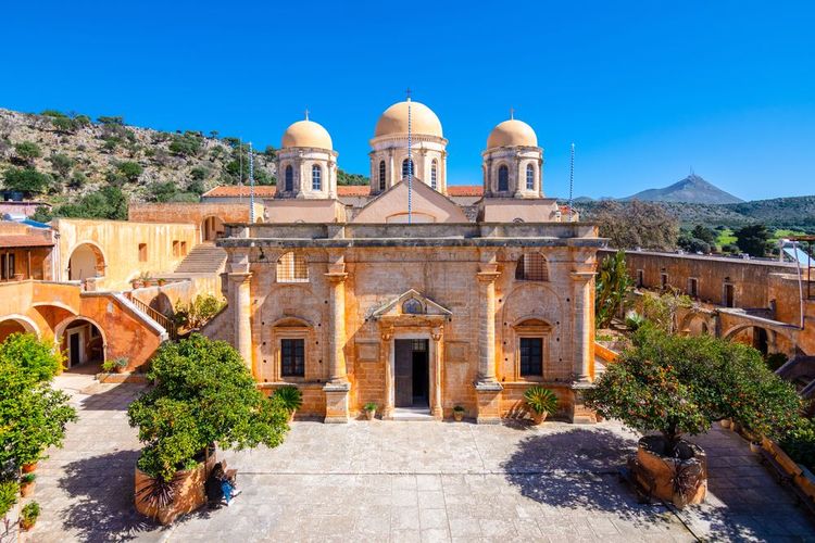 Explorez la spiritualité crétoise : les monastères d'Agia Triada et Moni Gouverneto