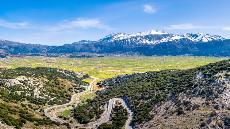 Plateau montagneux de Lasithi dans le cœur de la Crète