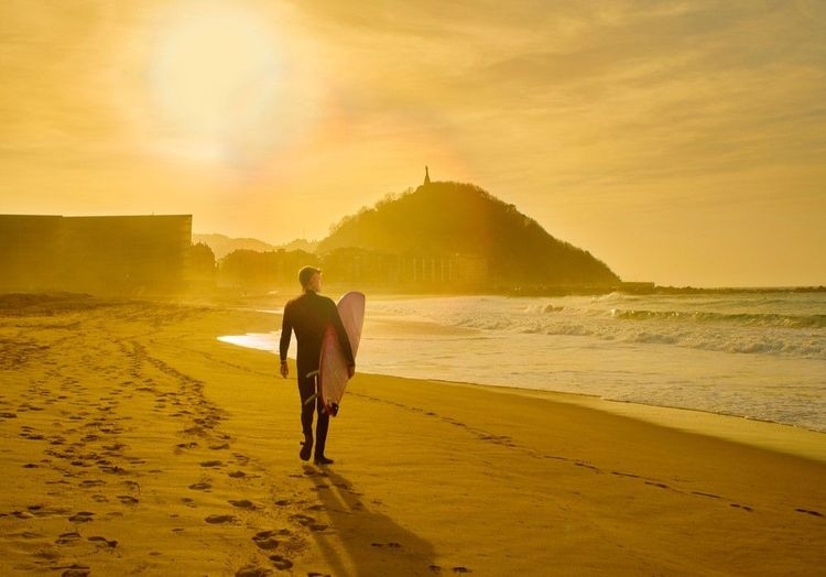A San Sebastien, on pratique le surf bien-sûr