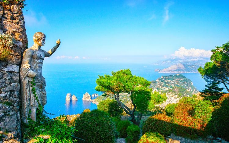 île de Capri dans la mer Tyrrhénienne, Italie