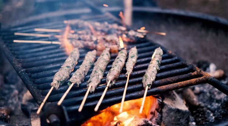 Keftas cuits au grill