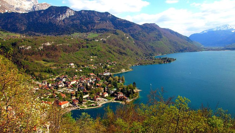 Roc de Chère, sur le lac d'Annecy