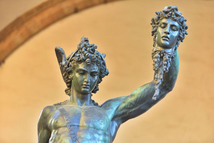 Persée tenant la tête de Méduse, Piazza della Signoria