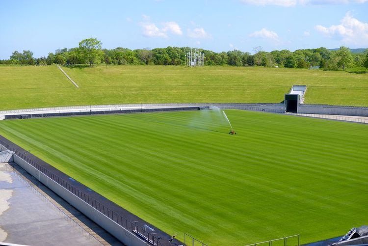 Le terrain de football du Sapporo Dome