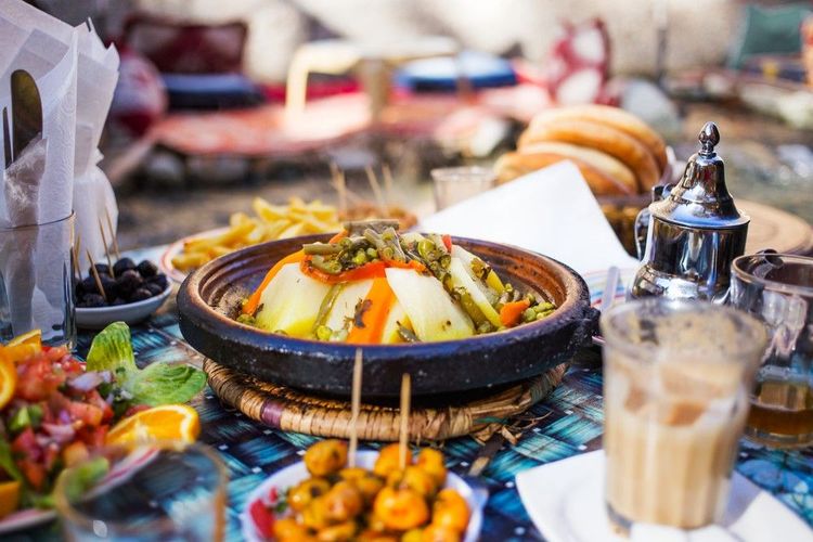 Tajine de légumes assorti de mezzes