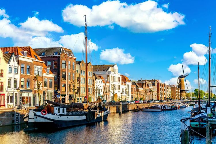 Le vieux quartier de Delfshaven avec son moulin à vent