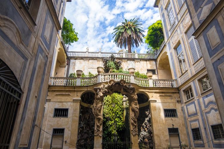 Une façade d'un des palais des Les Strade Nuove