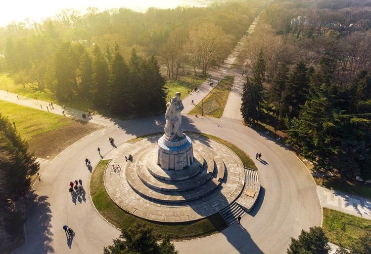 Monument des Combattants contre le Fascisme, aussi connu sous le nom de Panthéon des Chutes des Guerres, situé dans le Jardin Maritime de Varna