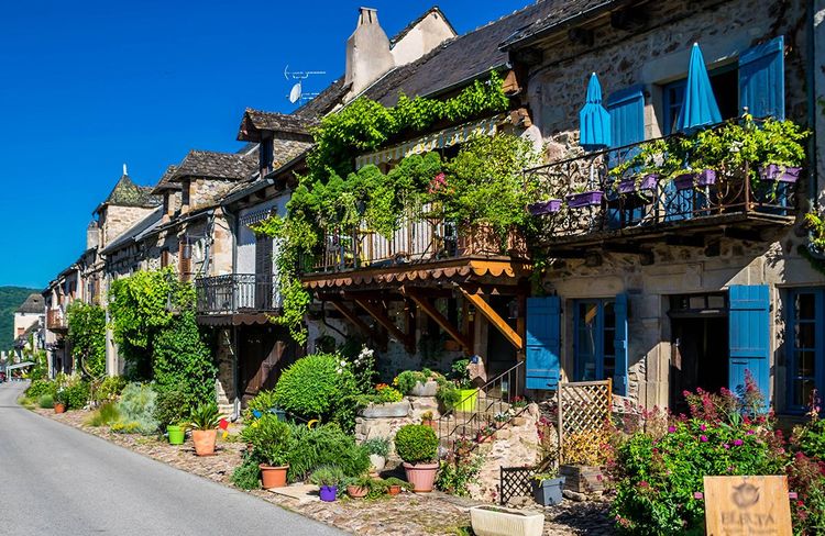Ruelle fleurie de Najac