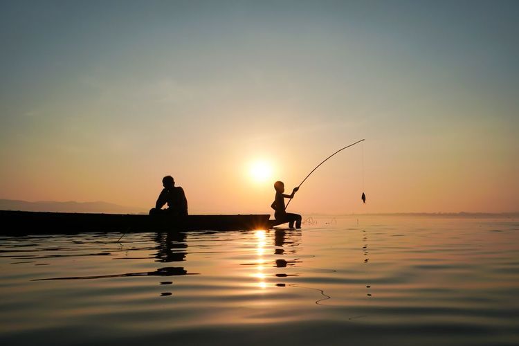 Une activité pêche dans l'océan