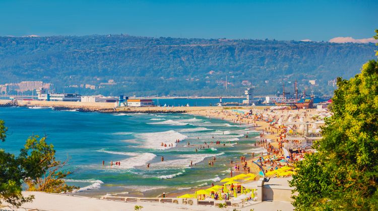 Les plages les plus proches de Varna sont facilement prises d'assaut