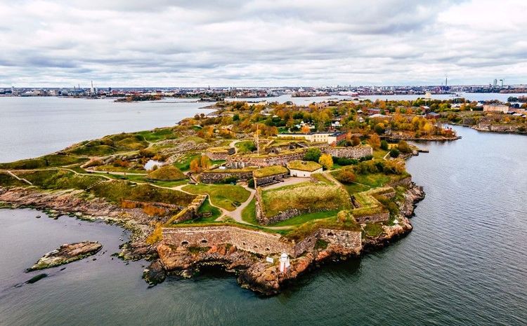 La forteresse de Suomenlinna occupe uine place stratégique à l'entrée de la rade d'Helsinki