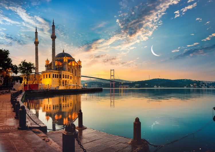 An unforgettable cruise on the Bosphorus