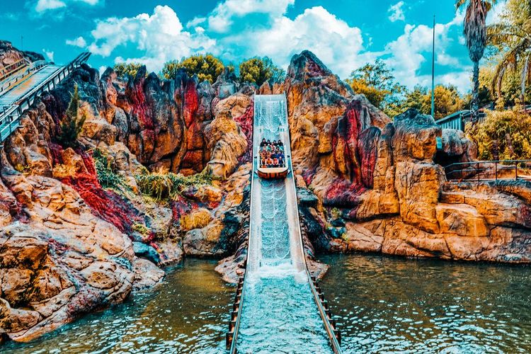 Tutuki Splash, attraction du parc Port Aventura, Salou, Espagne