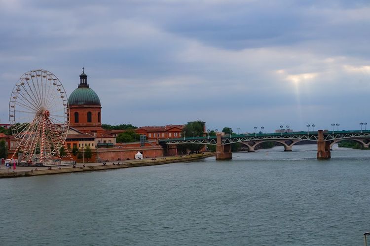 Blick auf Saint-Cyprien und das Riesenrad