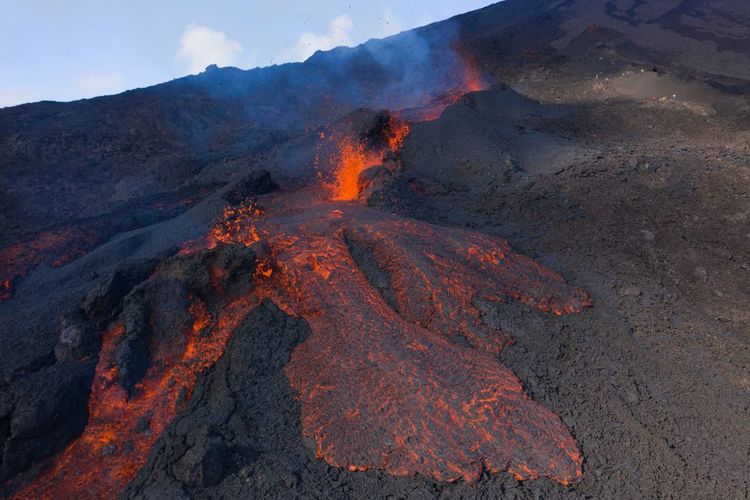  Eruption volcano Piton de la Fournaise