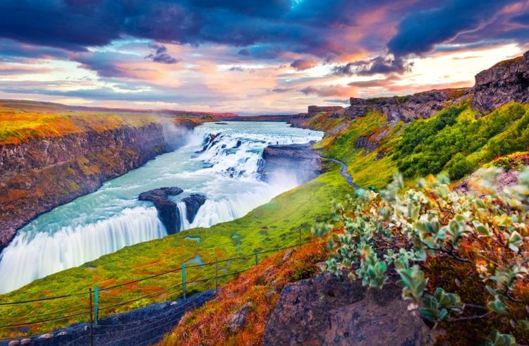 Gullfoss : la chute d'eau dorée, bijou flamboyant d'Islande
