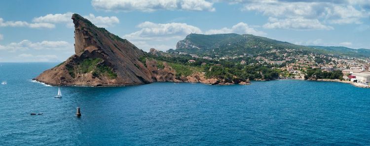 La Ciotat è una città turistica e industriale