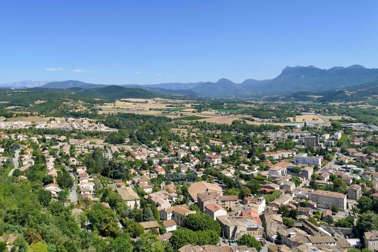 Panorama sur la ville de Crest.