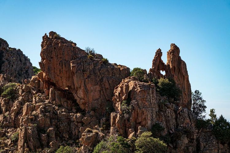 Un cœur dans les roches des calanques de Piana.