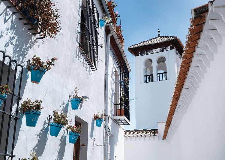 Dans le quartier de l'Albaicín, proche de la Grande Mosquée