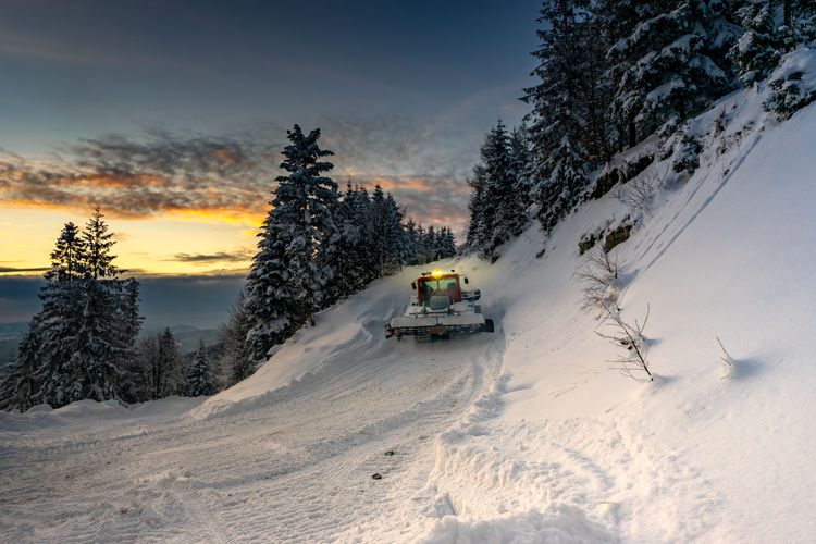 Ungewöhnlich: Verbringen Sie die Nacht in einem Pistenbully in La Plagne!